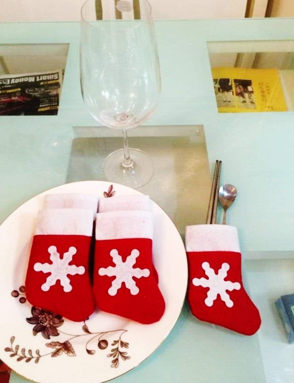 WedDecor 12x Christmas Cutlery Holders Santa Socks Table Decoration Pouches