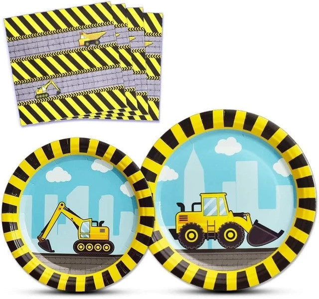 WERNNSAI Video Game Party Supplies Set 48pcs Plates & Napkins for 16 Guests